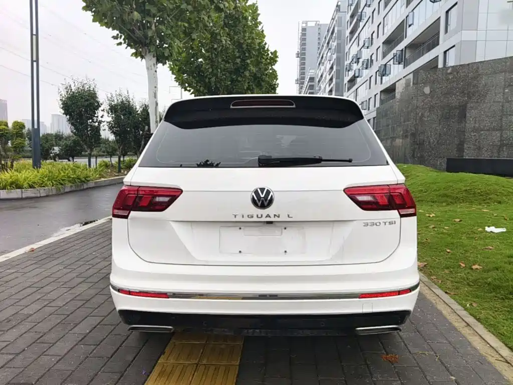 Volkswagen Tiguan L — фото 6