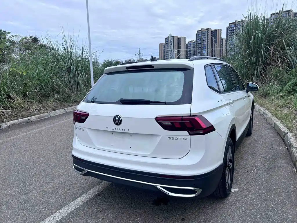 Volkswagen Tiguan L — фото 3