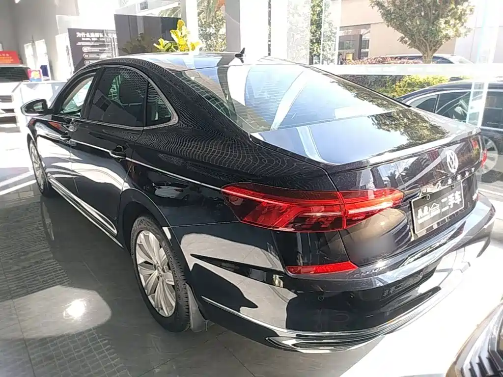 Volkswagen Passat — фото 5