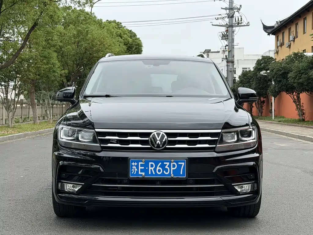 Volkswagen Tiguan L — фото 2