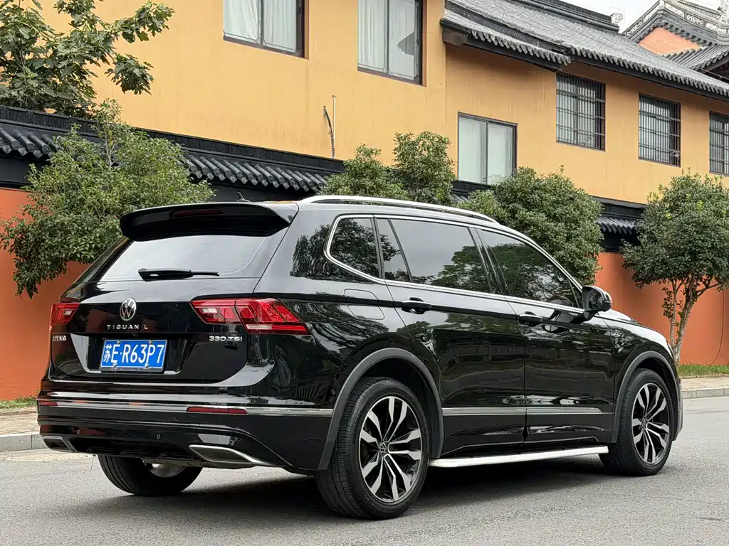 Volkswagen Tiguan L — фото 9