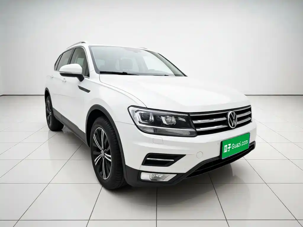 Volkswagen Tiguan L — фото 3