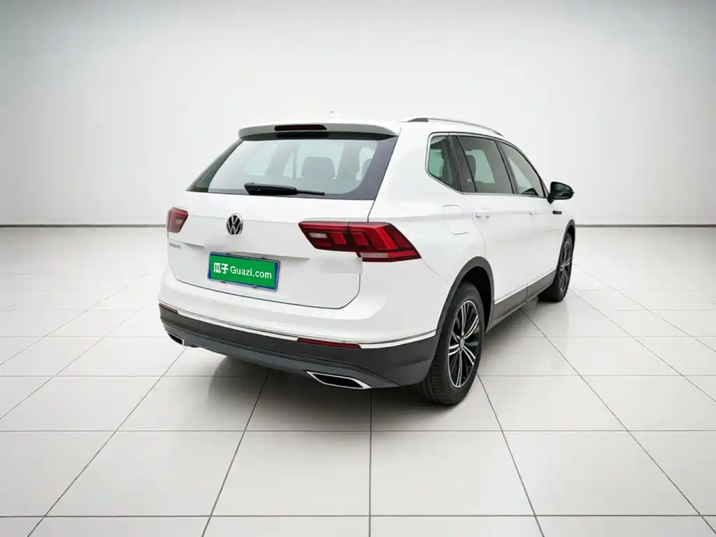 Volkswagen Tiguan L — фото 6