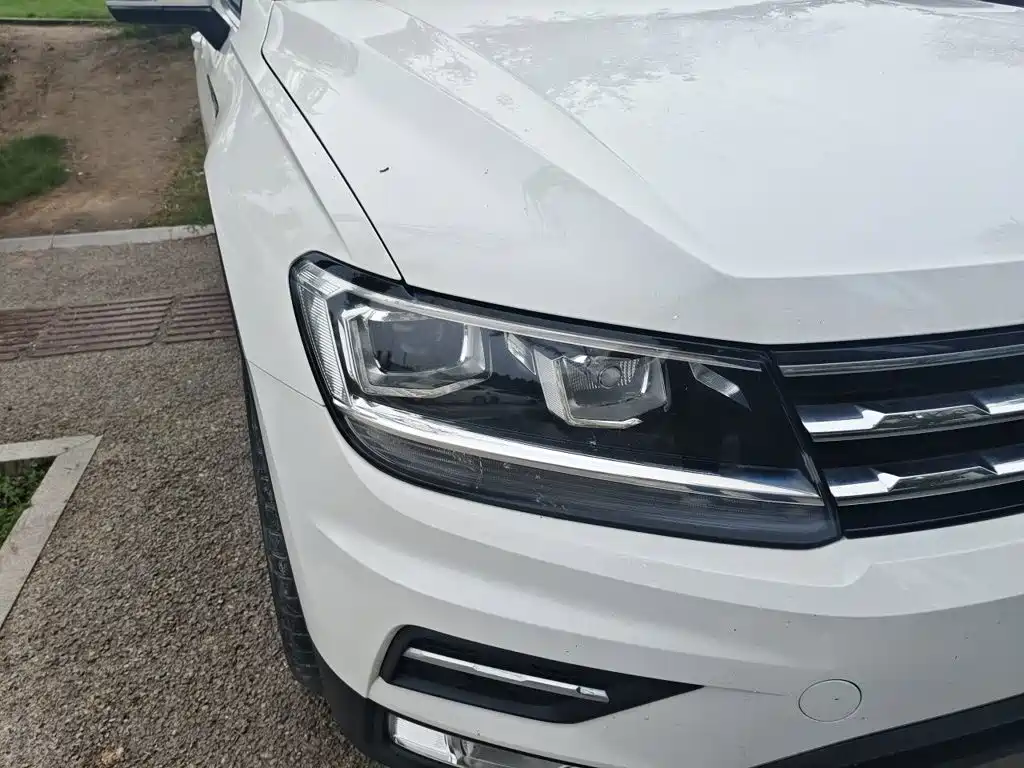 Volkswagen Tiguan L — фото 7
