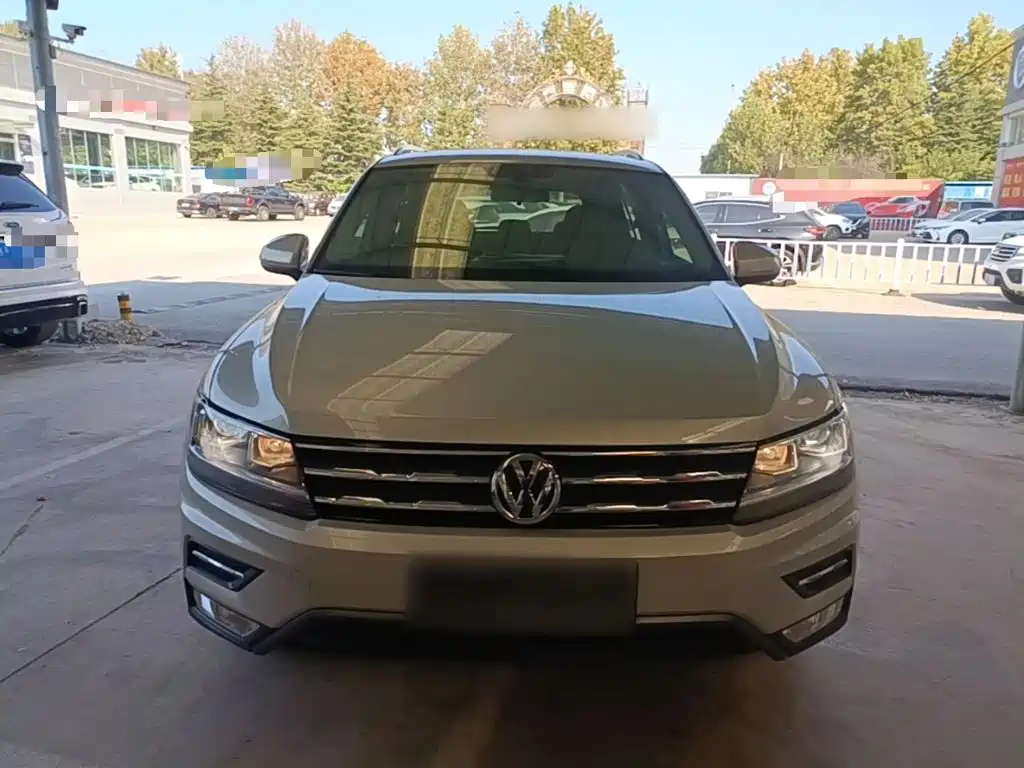 Volkswagen Tiguan L — фото 3
