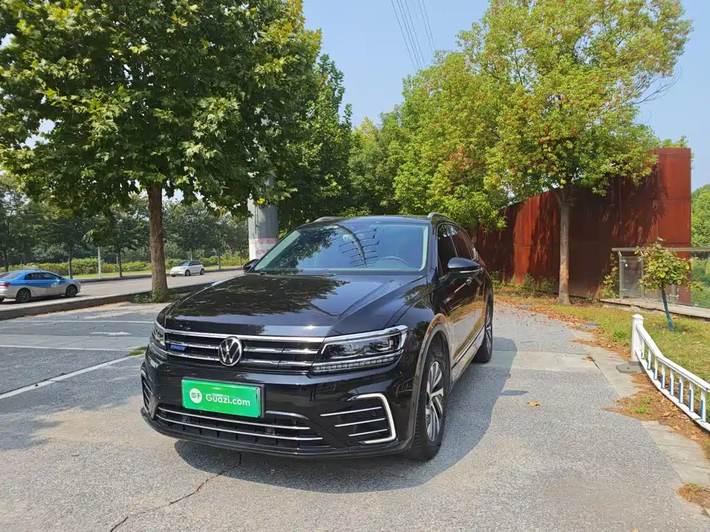 Volkswagen Tiguan L PHEV — фото 2