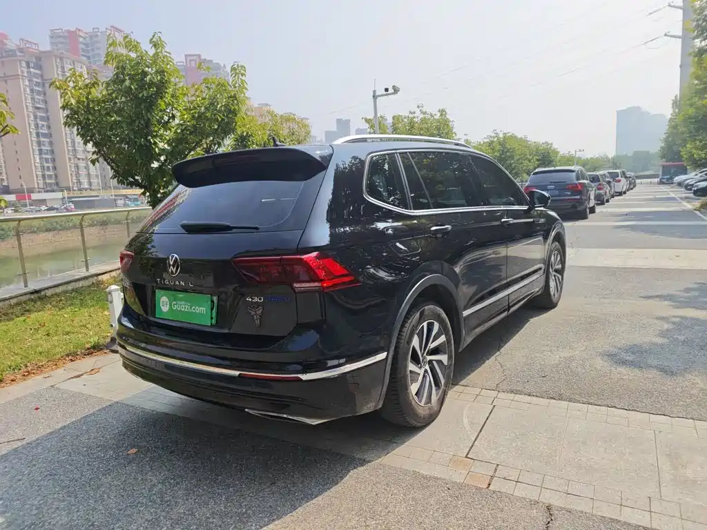 Volkswagen Tiguan L PHEV — фото 11