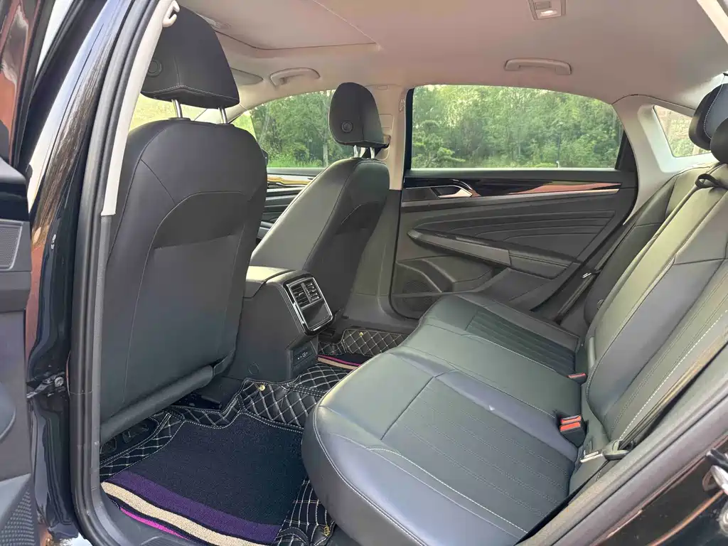 Volkswagen Passat — фото 5