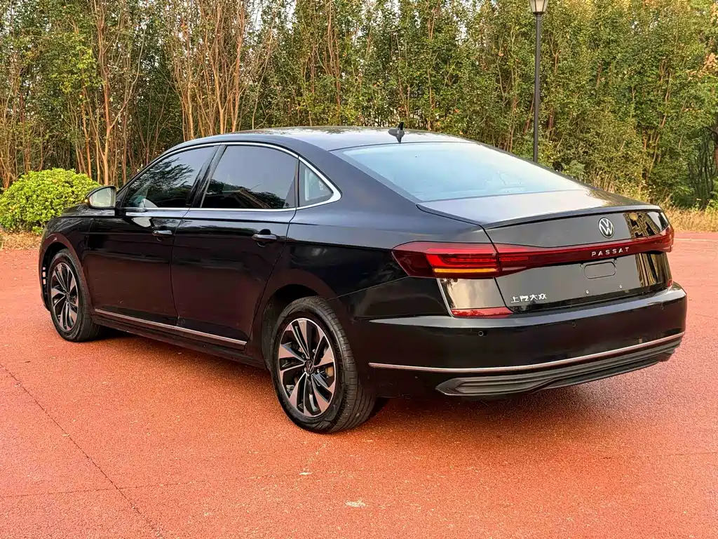 Volkswagen Passat — фото 7