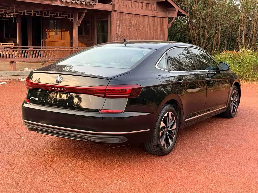 Volkswagen Passat — фото 9