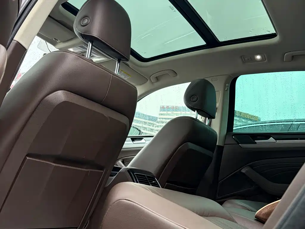 Volkswagen Phideon — фото 14