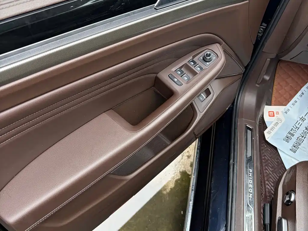 Volkswagen Phideon — фото 8
