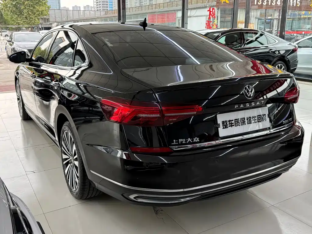 Volkswagen Passat — фото 11