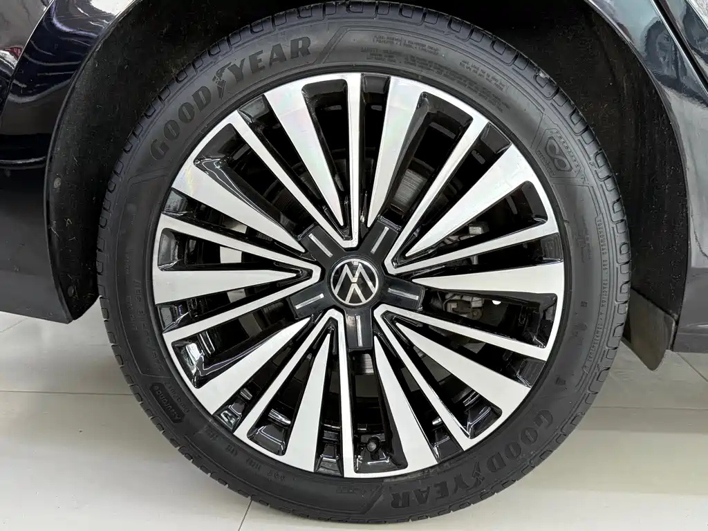 Volkswagen Passat — фото 14