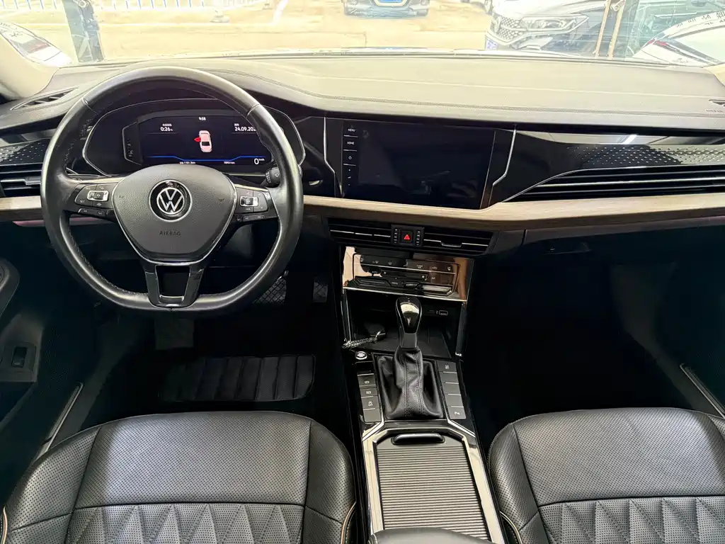 Volkswagen Passat — фото 7