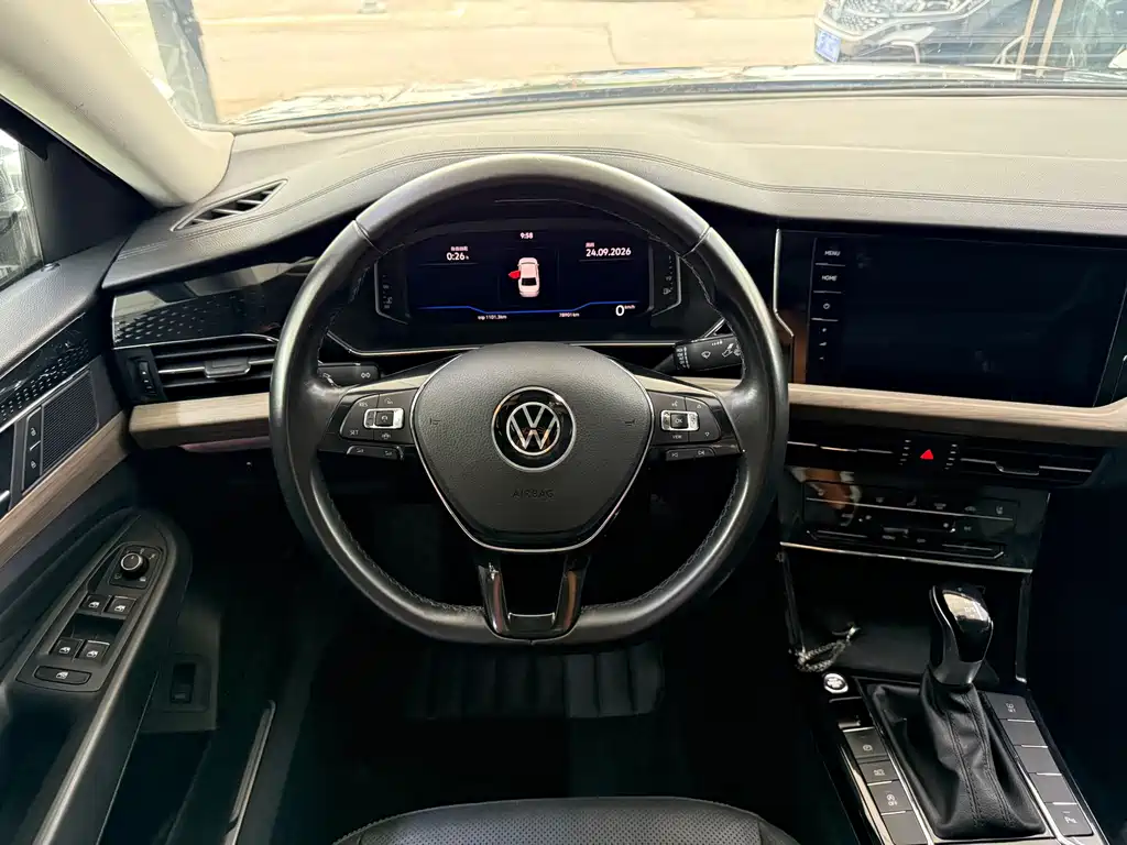 Volkswagen Passat — фото 8