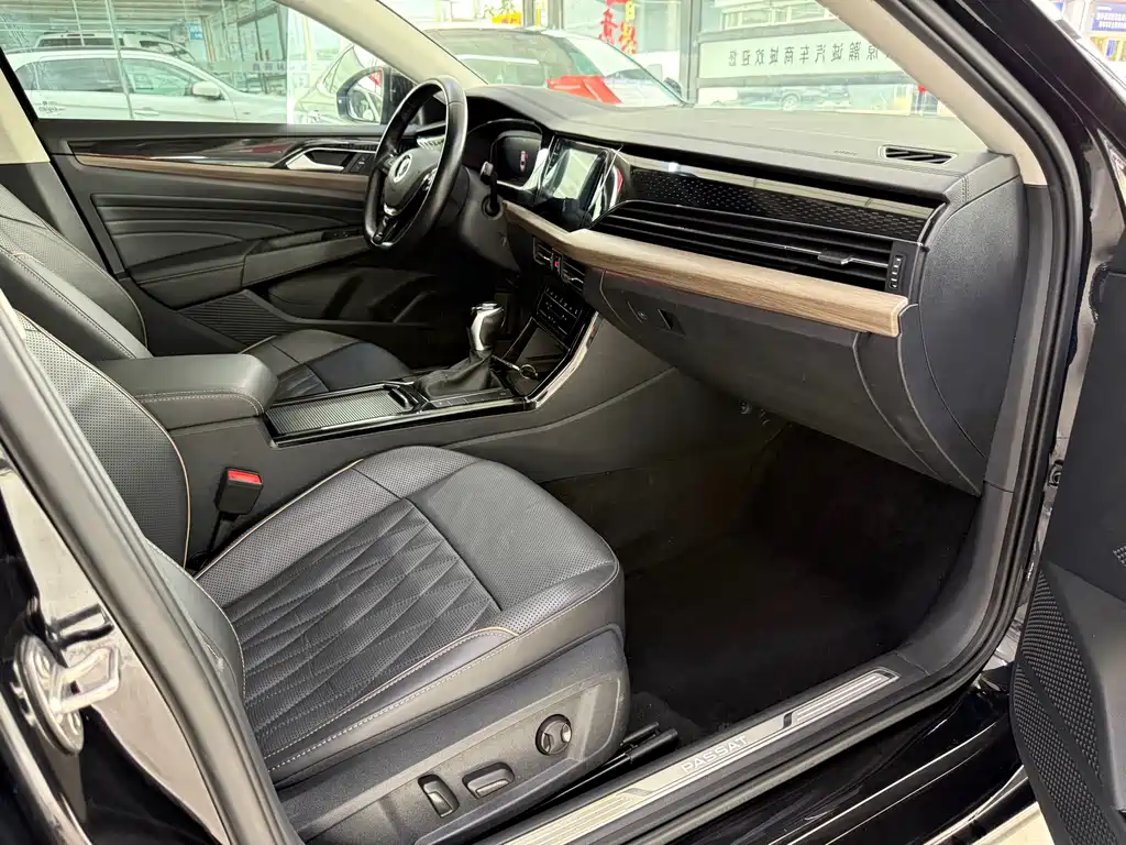 Volkswagen Passat — фото 10