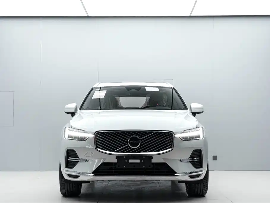 Volvo XC60 — фото 2