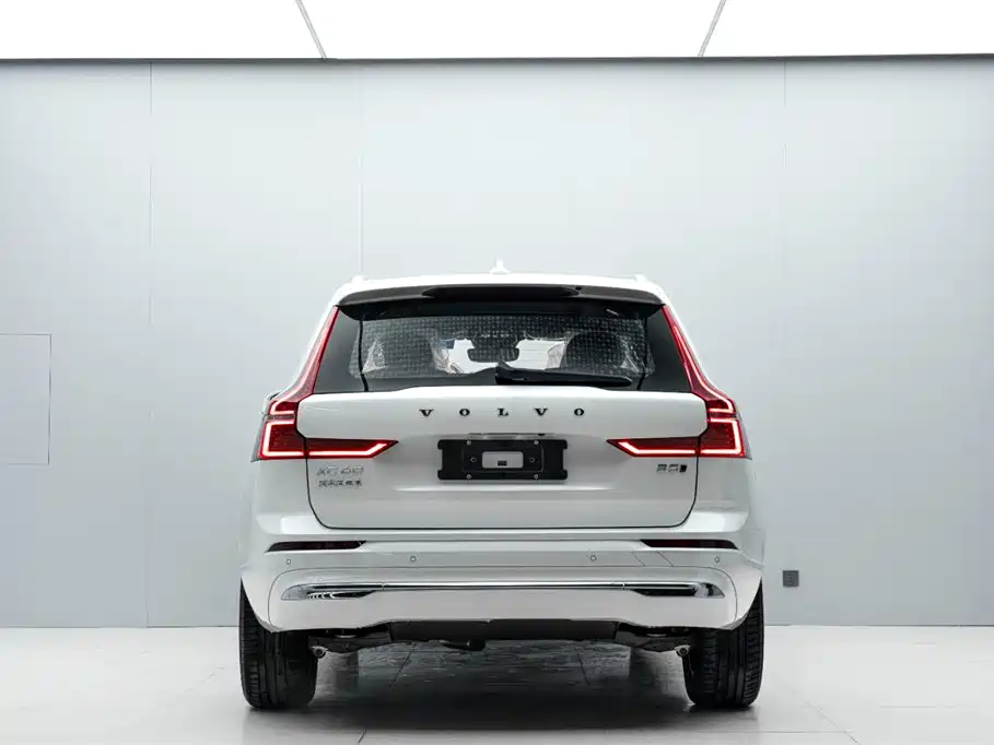 Volvo XC60 — фото 4