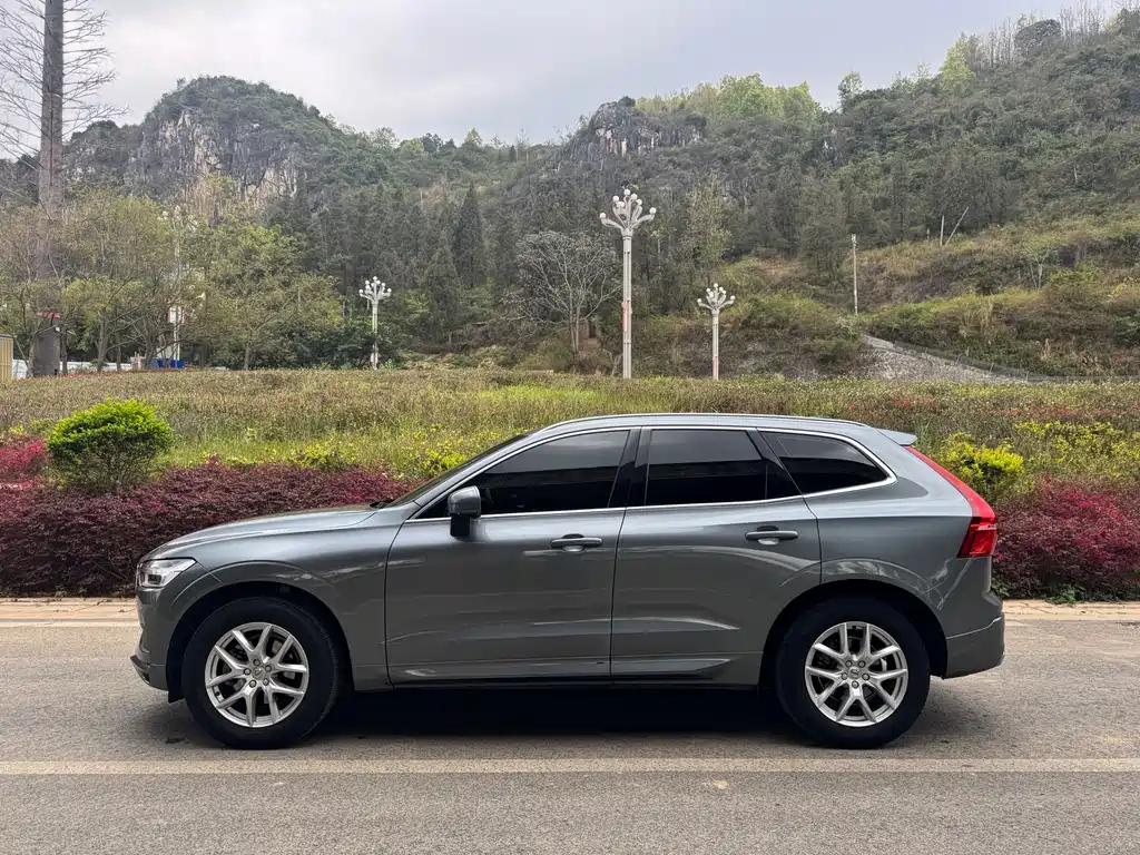 Volvo XC60 — фото 3
