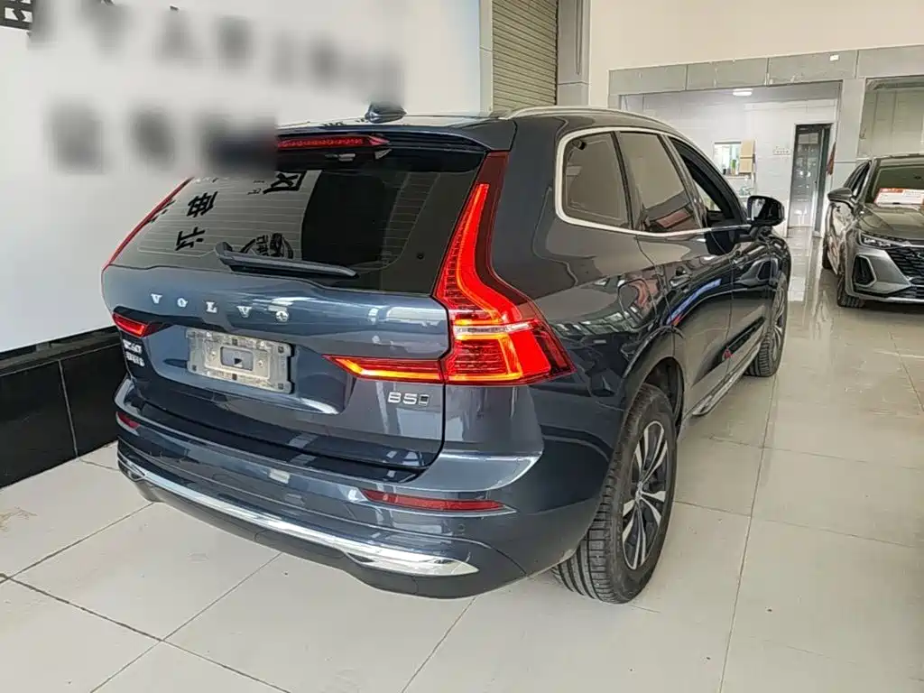 Volvo XC60 — фото 7