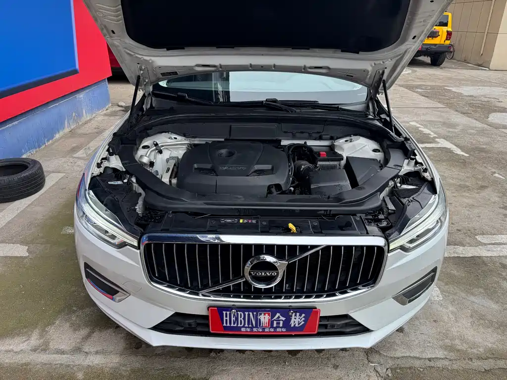 Volvo XC60 — фото 26