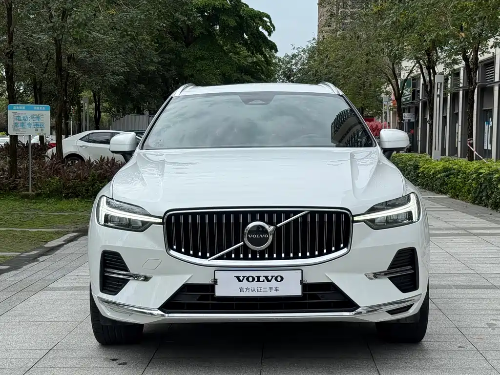 Volvo XC60 — фото 2