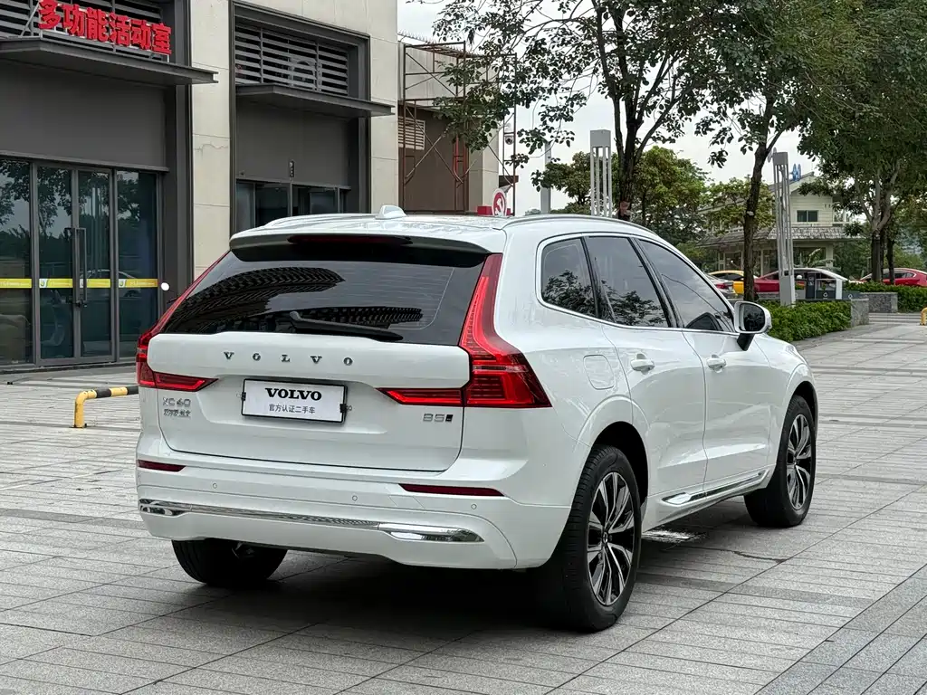Volvo XC60 — фото 9