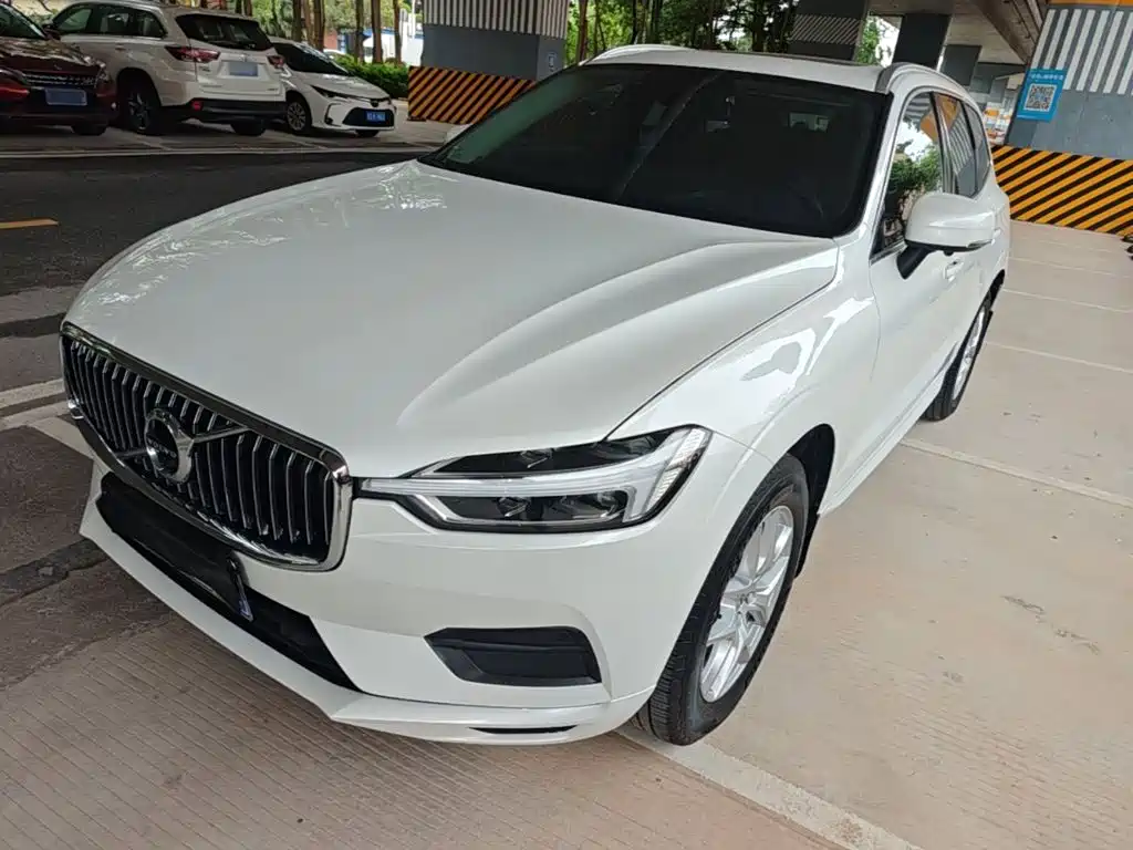 Volvo XC60 — фото 2