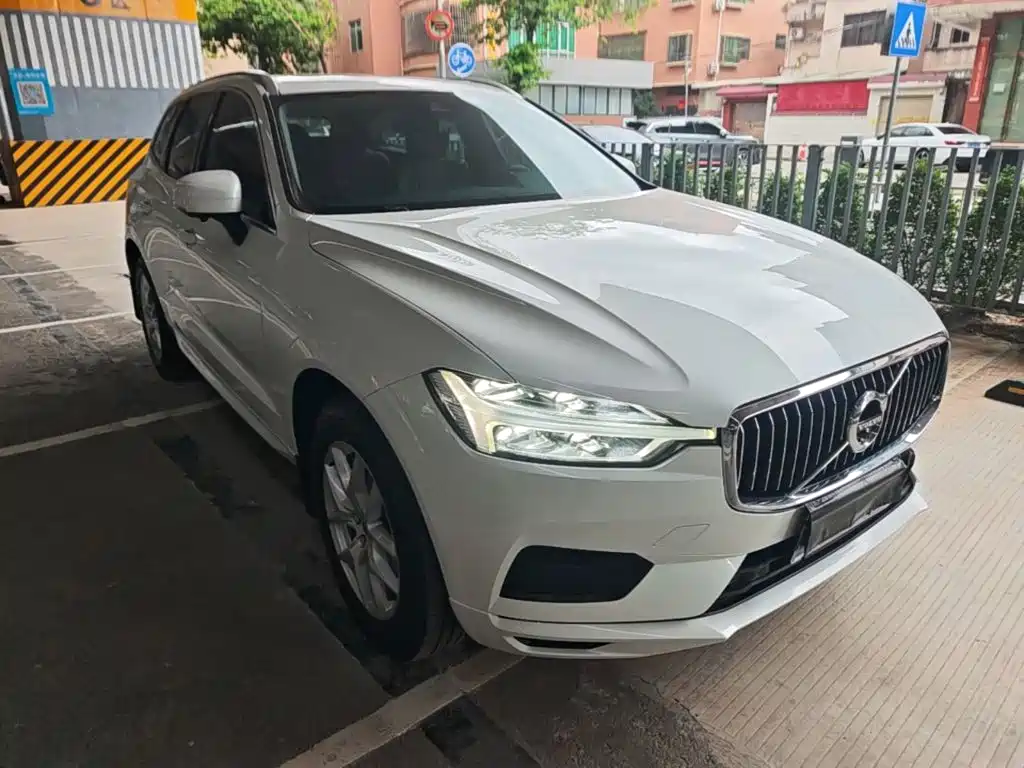 Volvo XC60 — фото 4