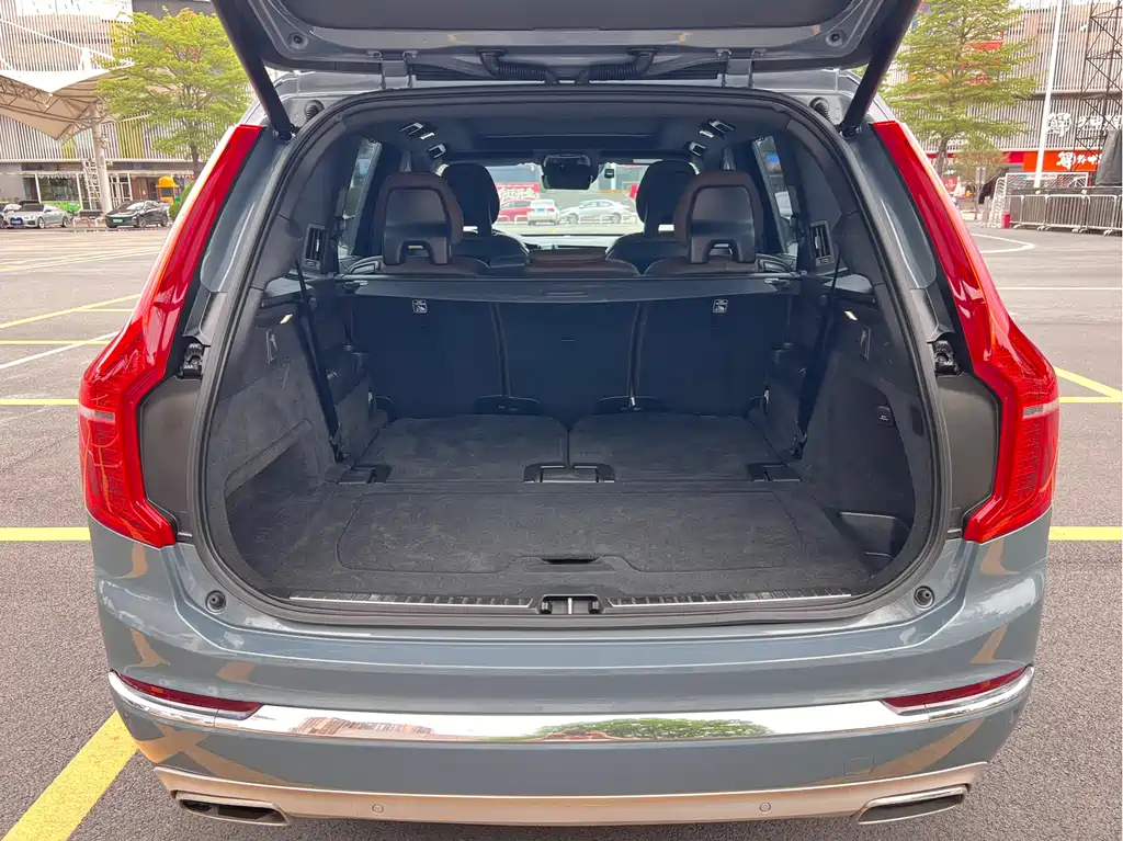 Volvo XC90 — фото 10