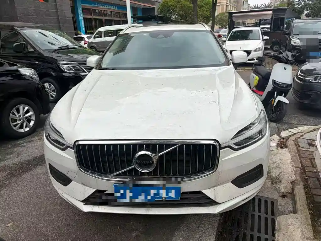 Volvo XC60 — фото 2