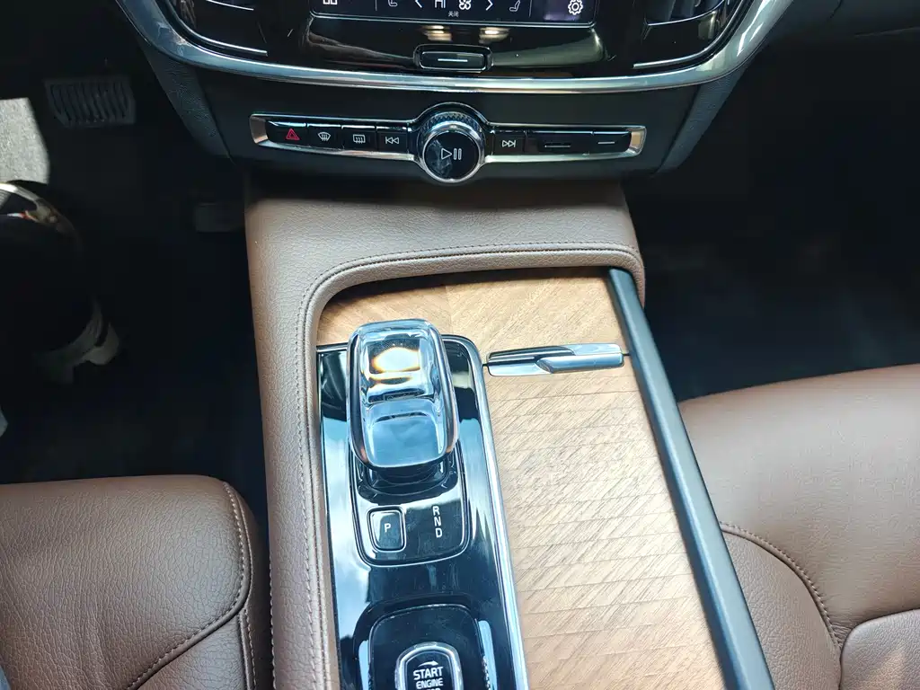 Volvo S90 — фото 7