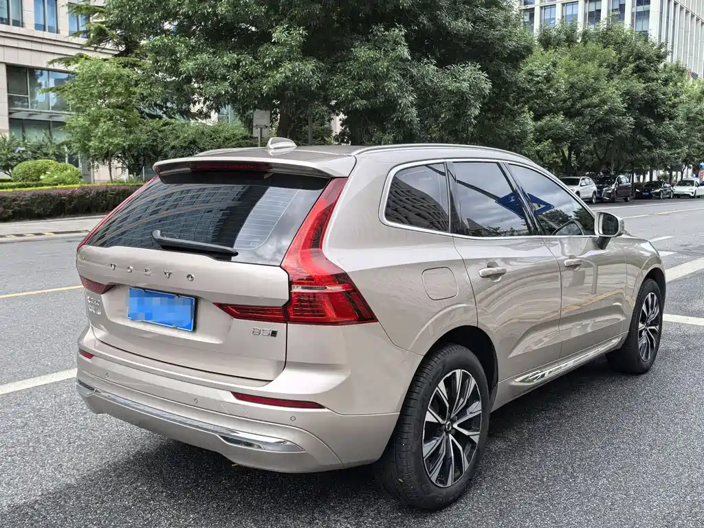 Volvo XC60 — фото 4