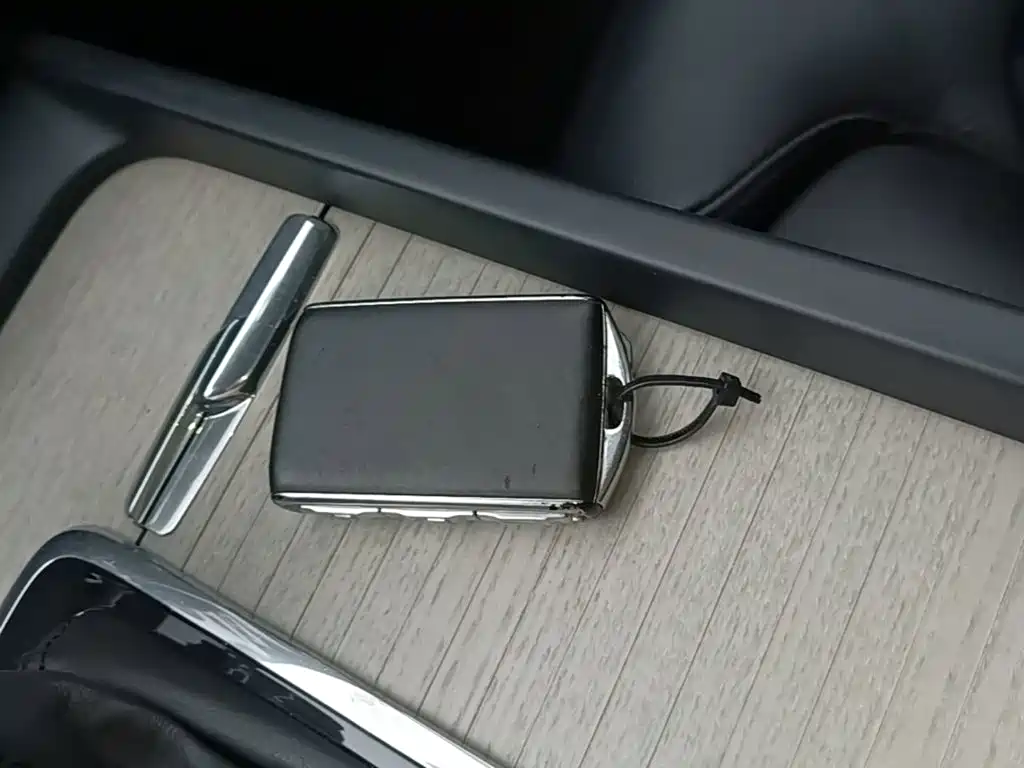 Volvo XC60 — фото 9