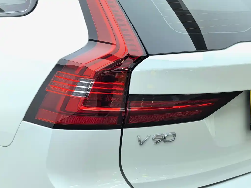 Volvo V90 — фото 10
