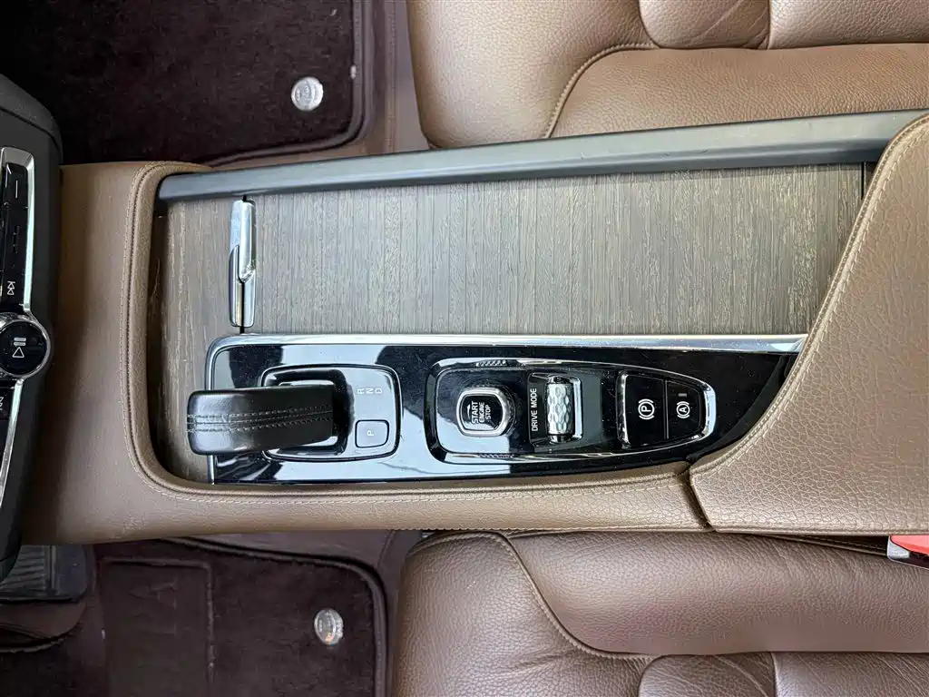 Volvo V90 — фото 14