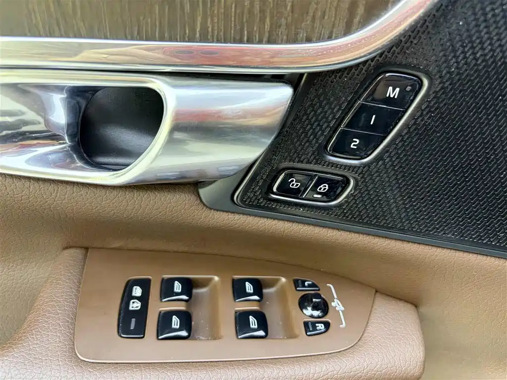 Volvo V90 — фото 10