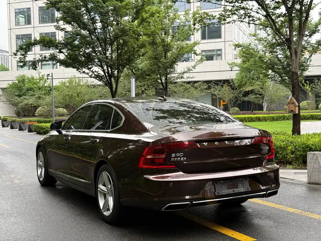 Volvo S90 — фото 3