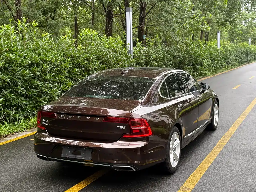 Volvo S90 — фото 5