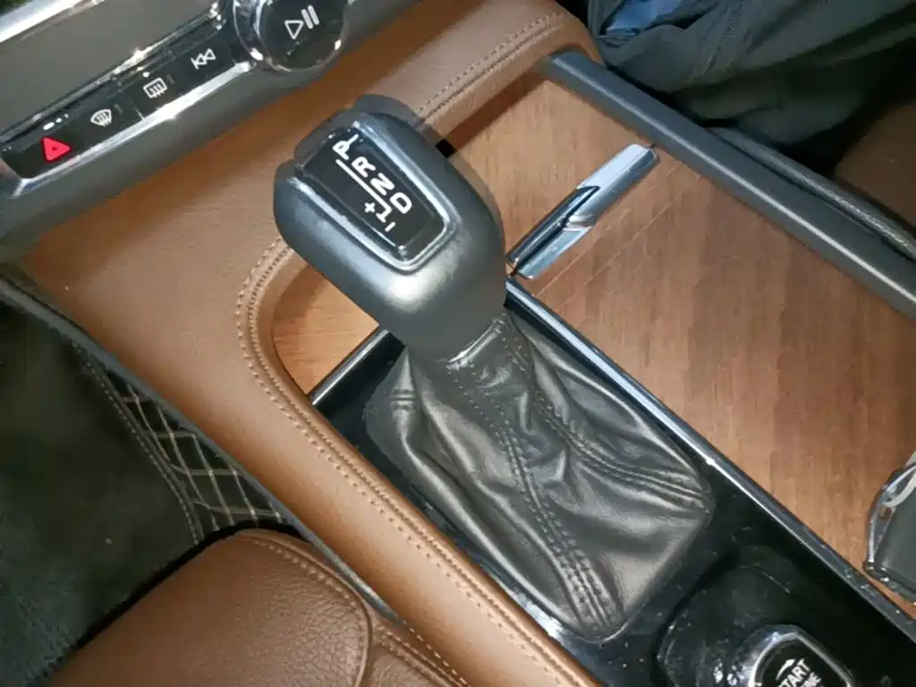 Volvo S90 — фото 14