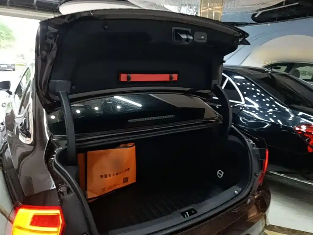 Volvo S90 — фото 19