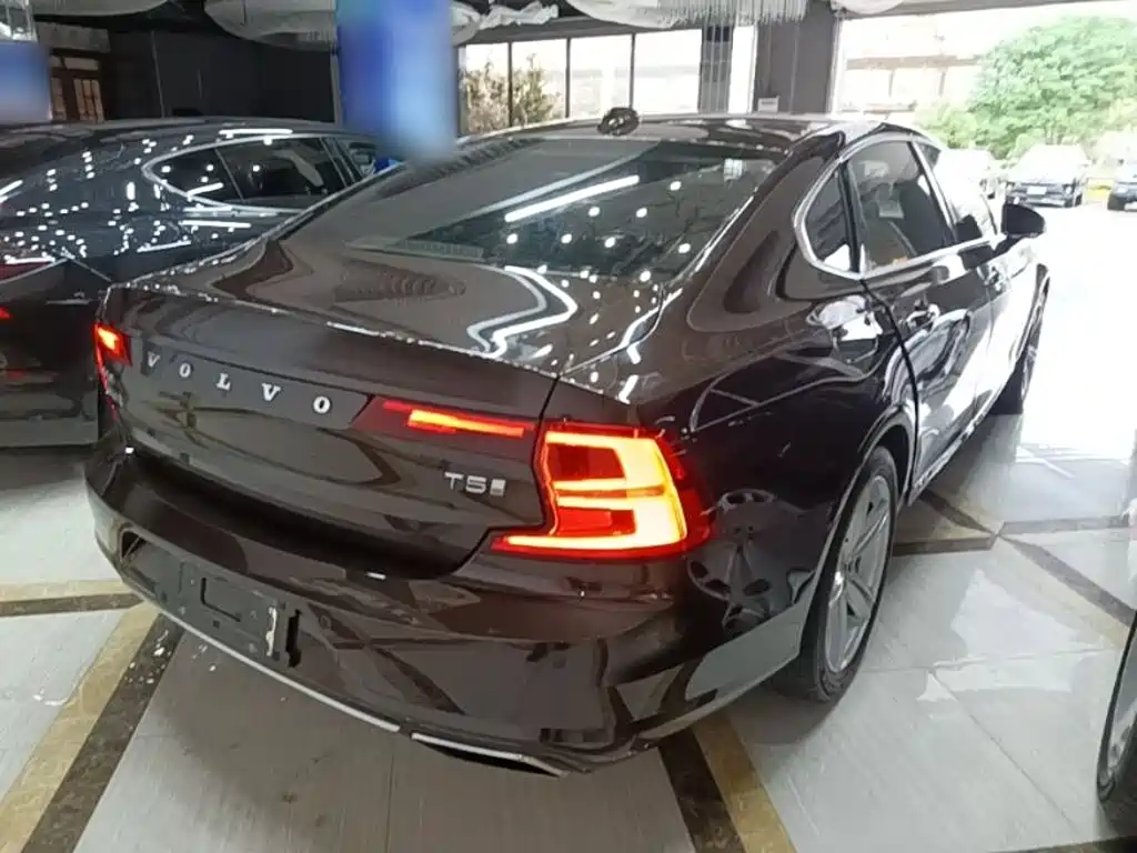 Volvo S90 — фото 7