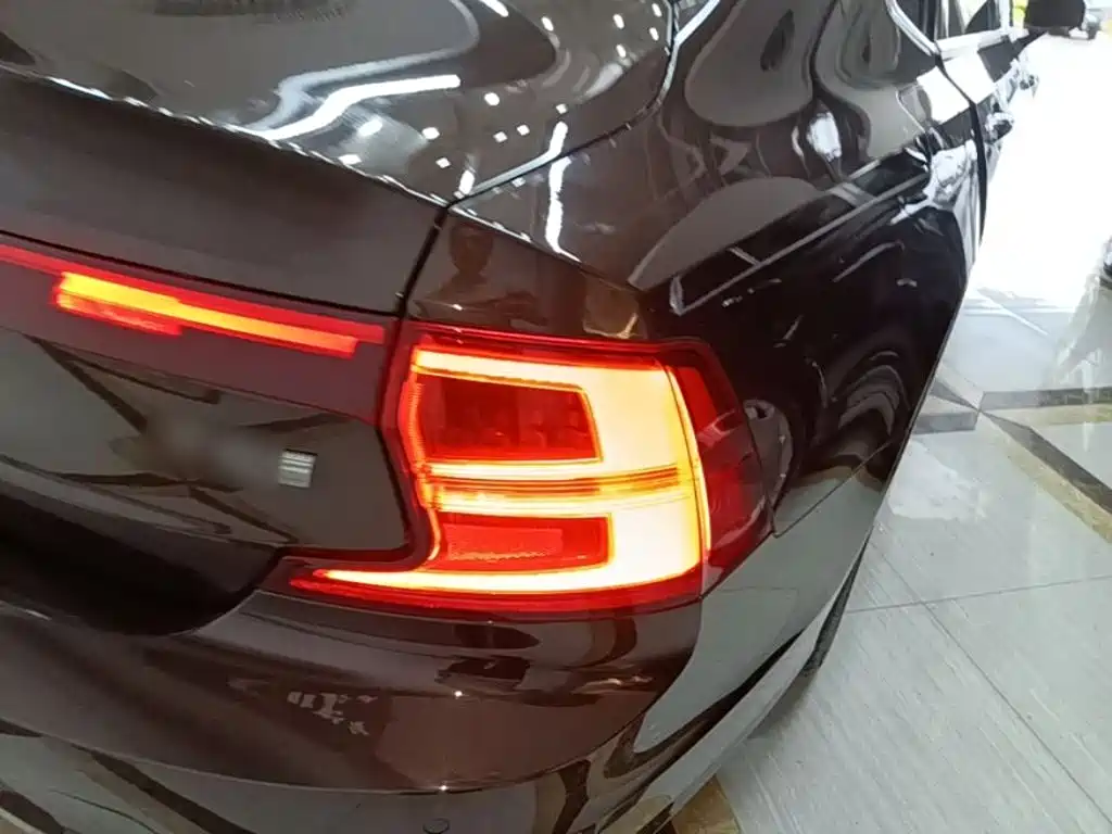 Volvo S90 — фото 8