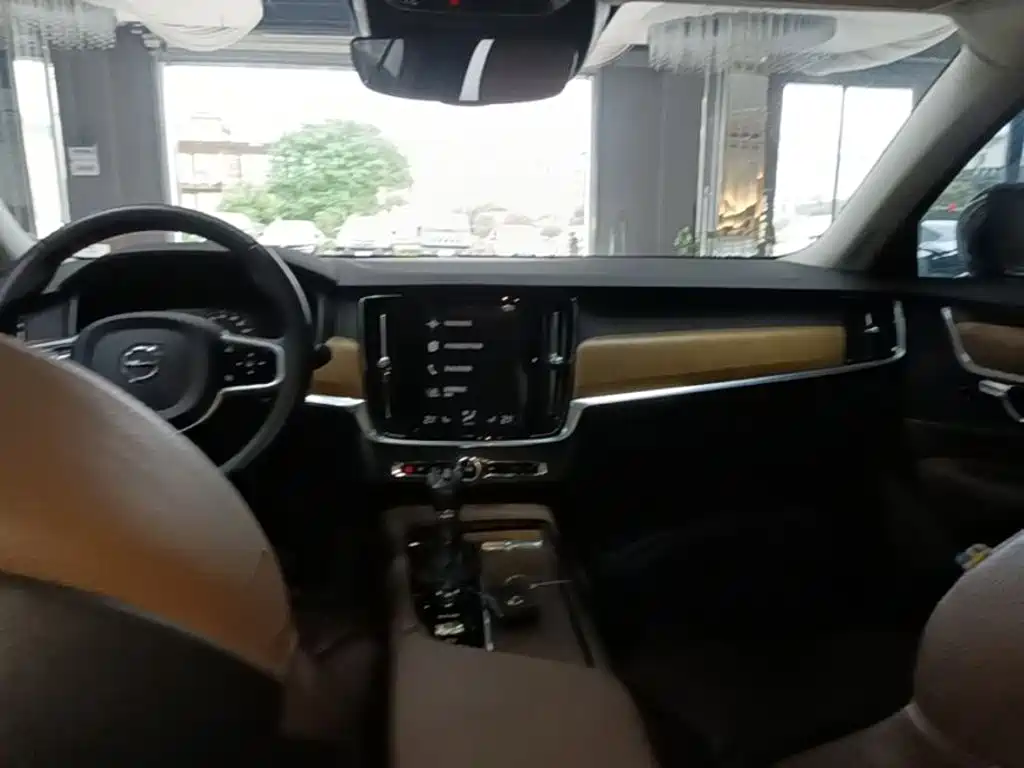 Volvo S90 — фото 10