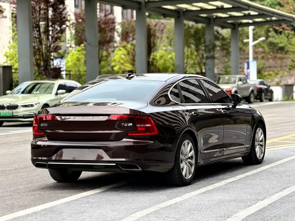 Volvo S90 — фото 8