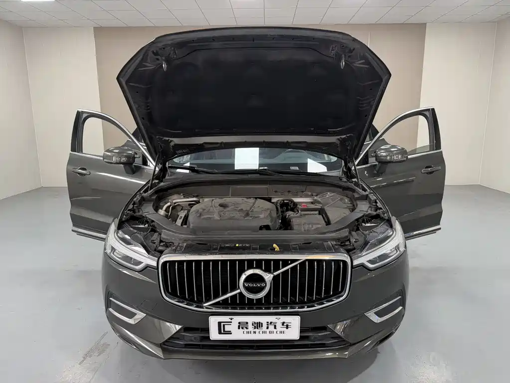 Volvo XC60 — фото 15