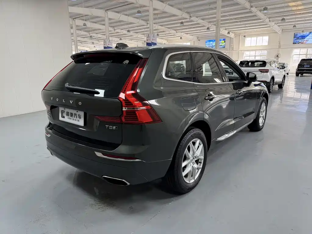 Volvo XC60 — фото 4