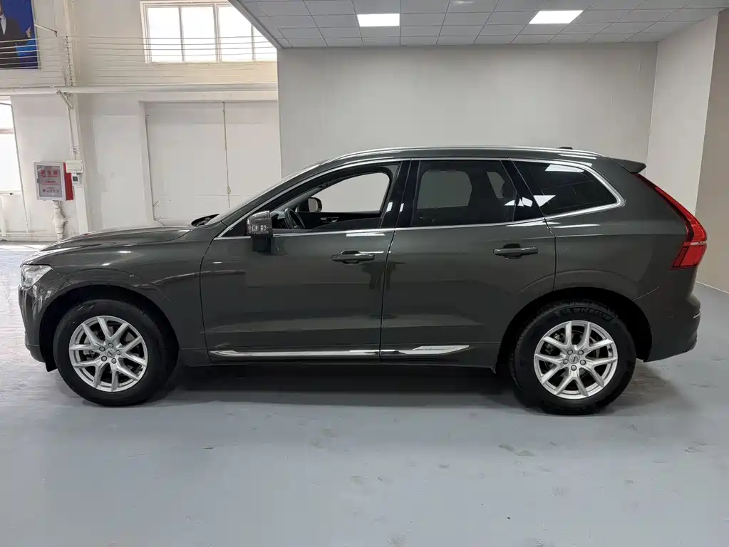Volvo XC60 — фото 7