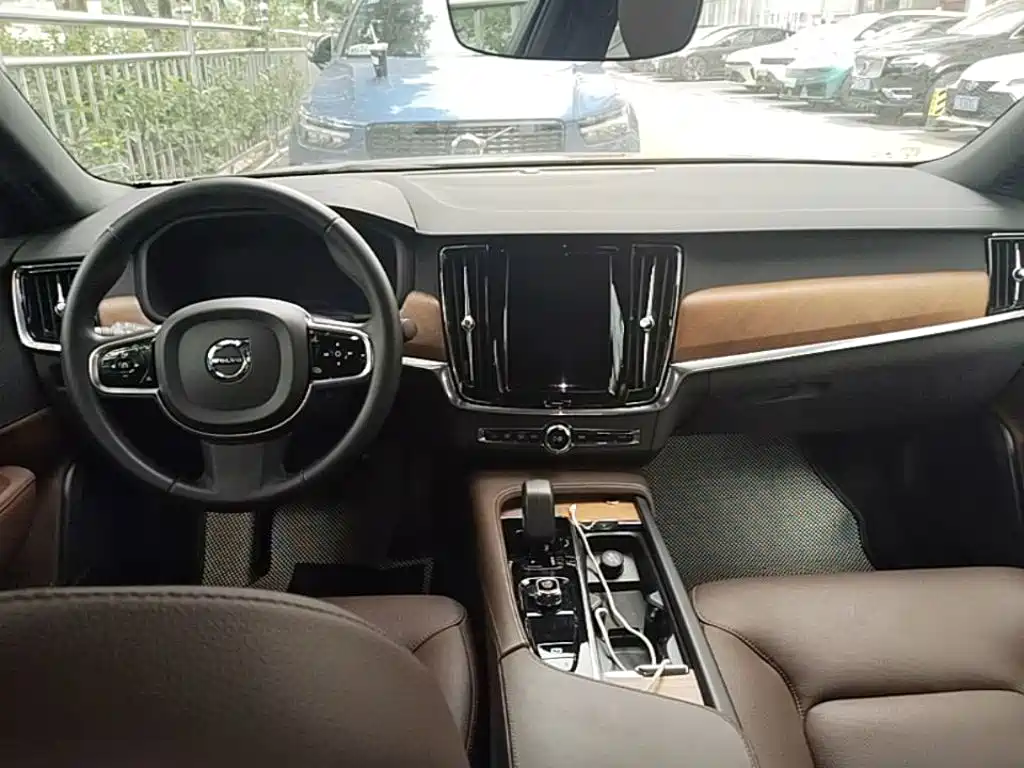 Volvo S90 — фото 10